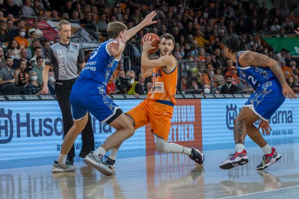 笘薫登陆英 笘薫登陆英