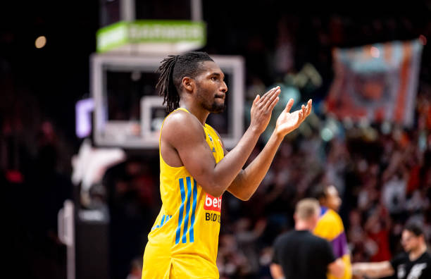 队整体配合 队整体配合