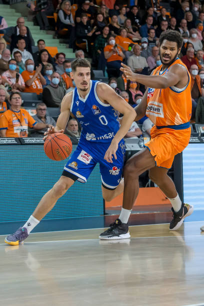 中场结构上 中场结构上